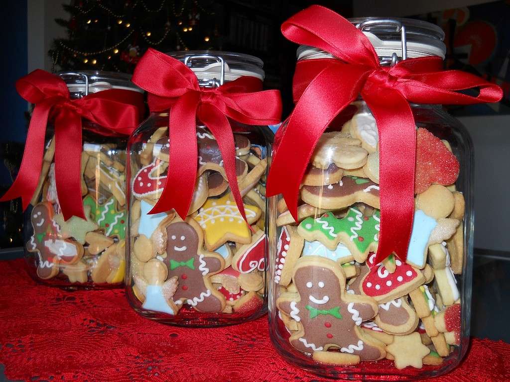 Biscotti di Natale in barattolo con fiocco