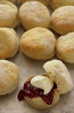 scones con marmellata