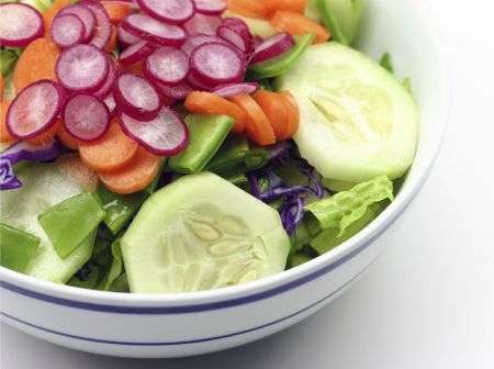 insalata con carote e cetrioli