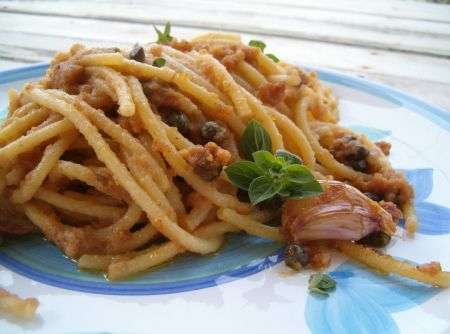 pasta lunga con alici