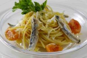 spaghetti alici e pomodorini