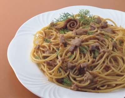 spaghetti con alici fresche