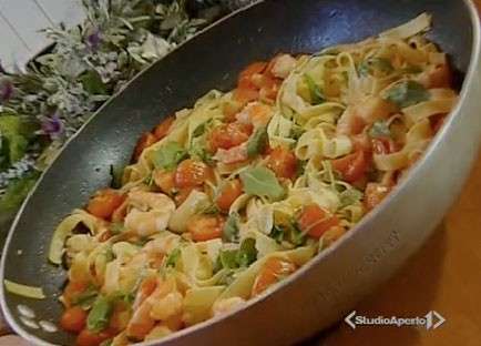 Cotto e mangiato tagliatelle mazzancolle e pomodorini