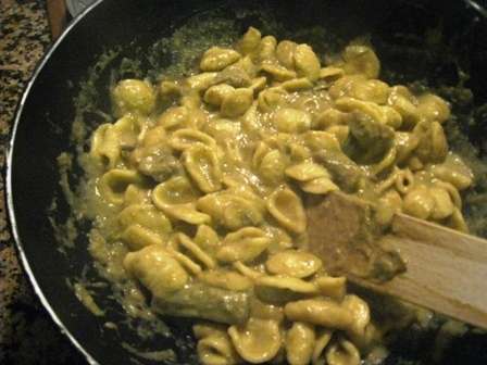 orecchiette con crema di carciofi