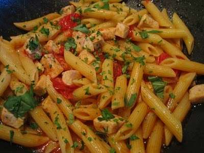 pasta con pesce spada e pomodorini