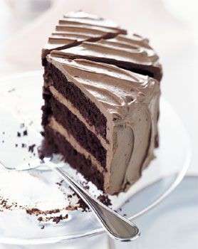 Glassa al caramello su torta al cioccolato