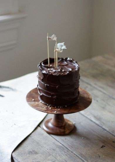 Torta al cioccolato a tre piani