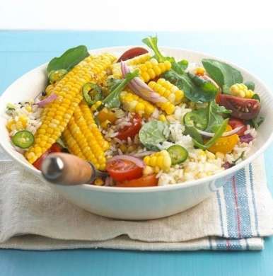 Insalata di riso verdure e pannocchie