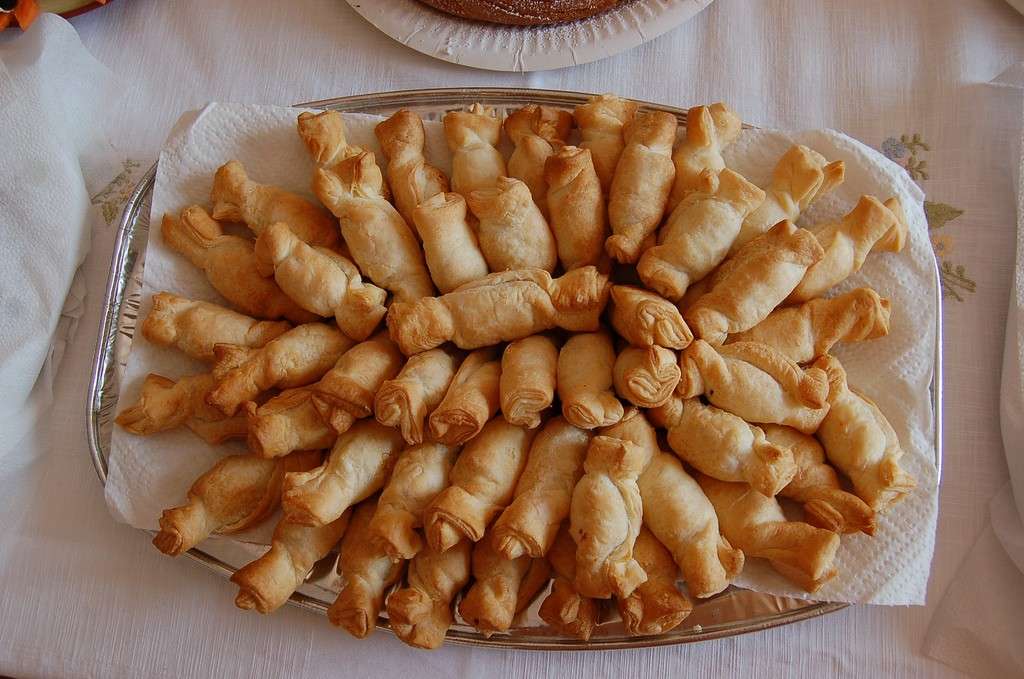 Ricette Pranzo Natale: salatini di pasta sfoglia