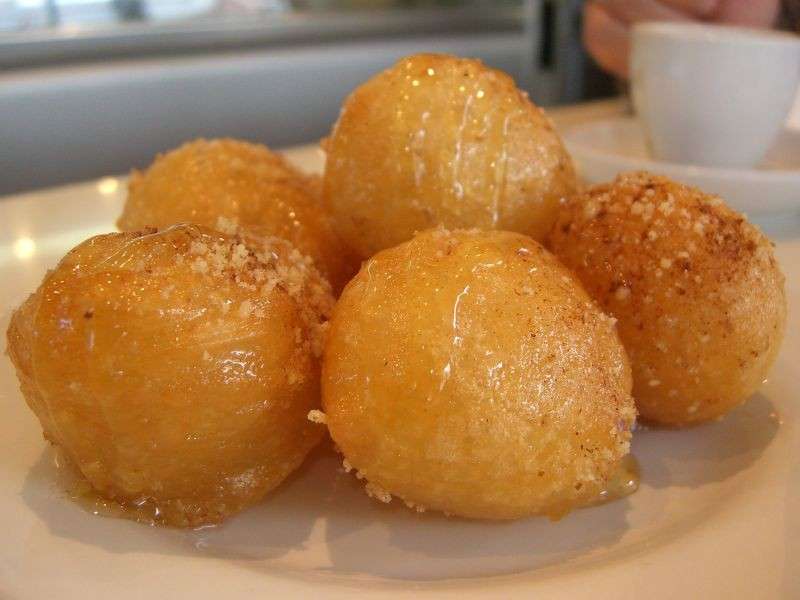 Frittelle greche al miele