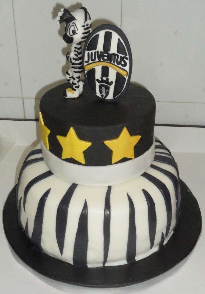 Torta della Juve con pasta di zucchero