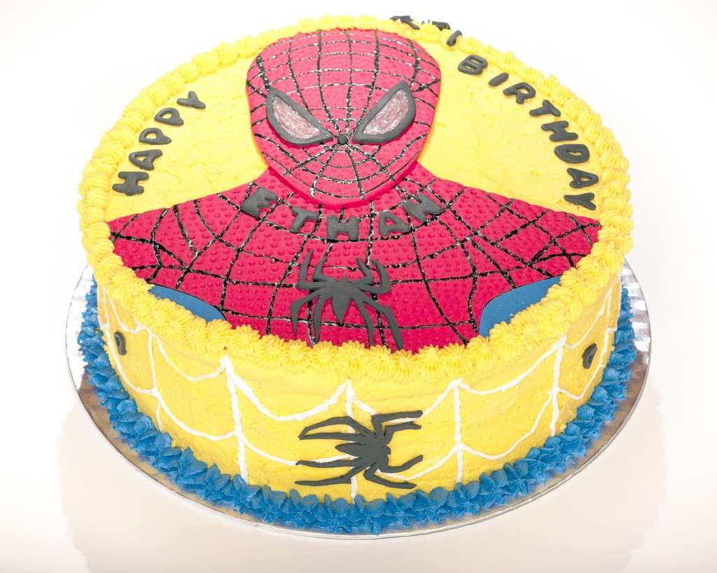Torta con supereroe