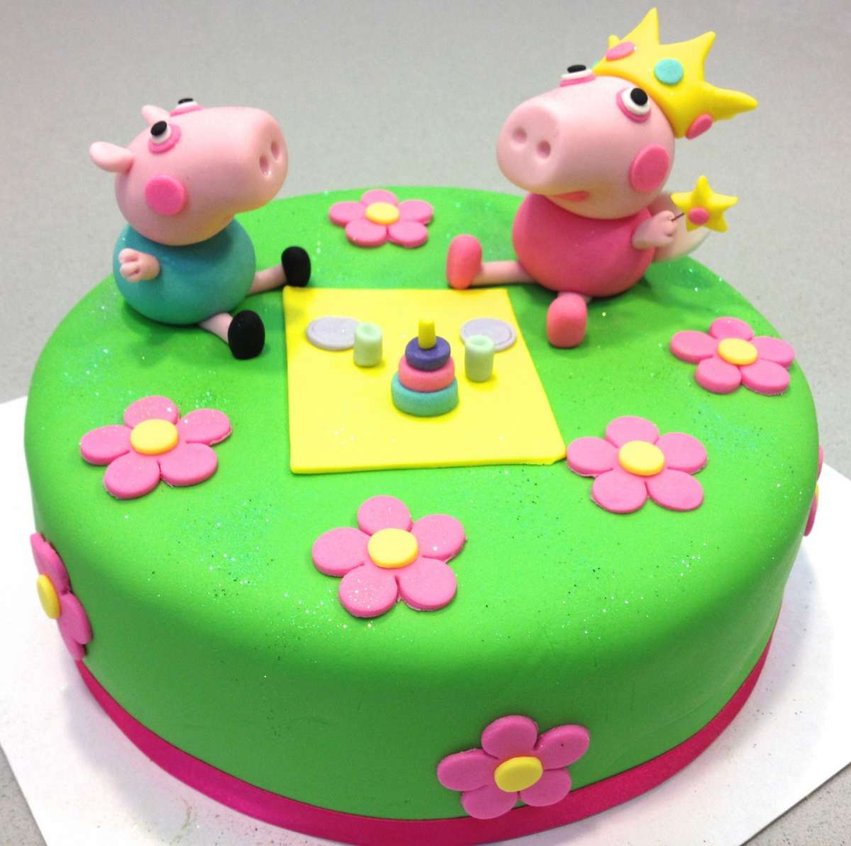 Torta Peppa Pig in pasta di zucchero