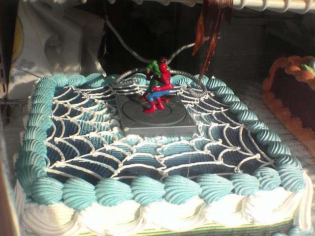 Torta Spiderman con ragnatela