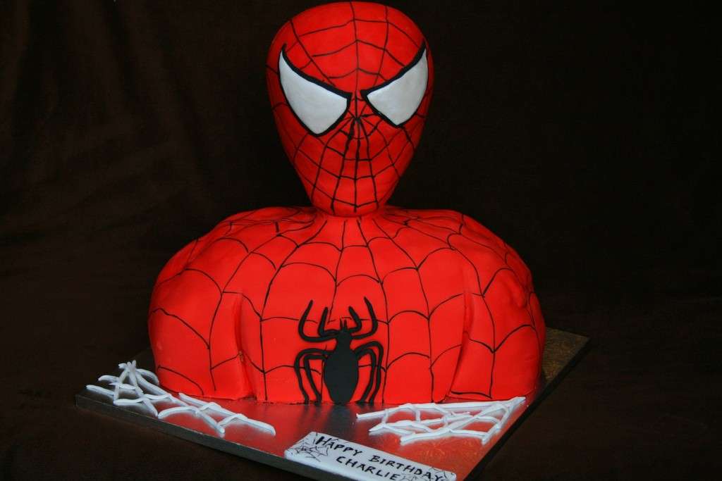 Torta Spiderman tridimensionale