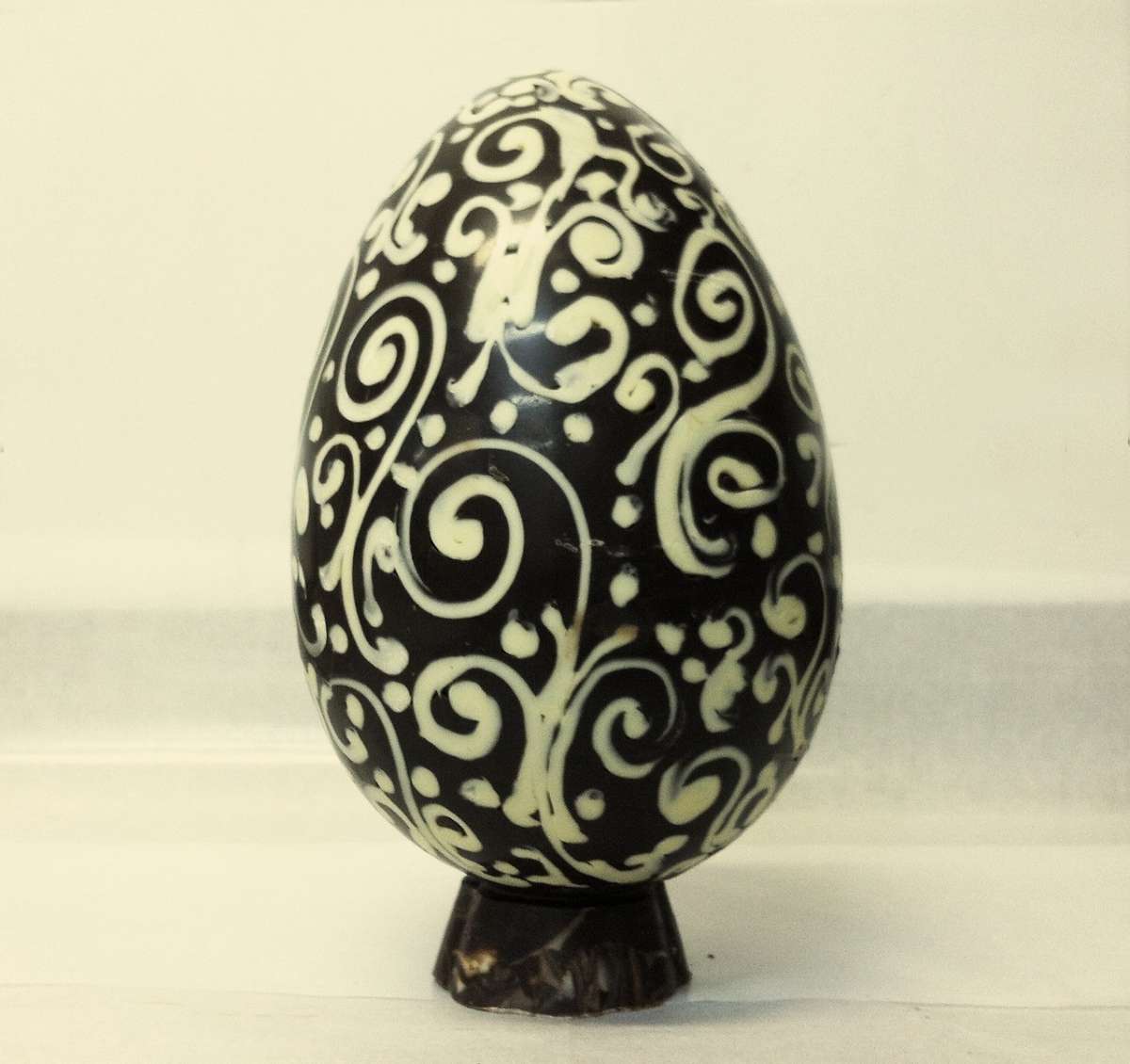 Uovo di Pasqua intarsiato