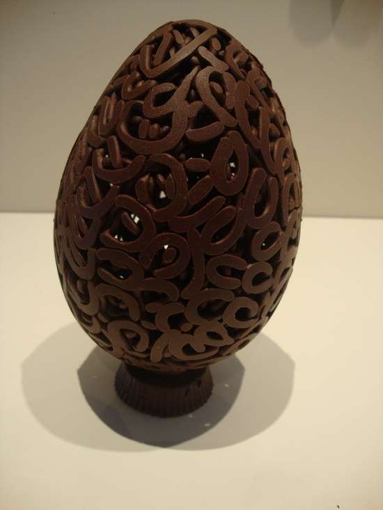 Uovo di Pasqua intarsiato