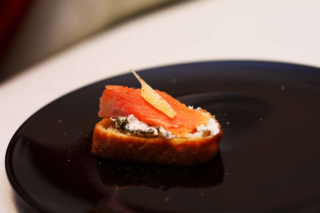 Crostini al salmone