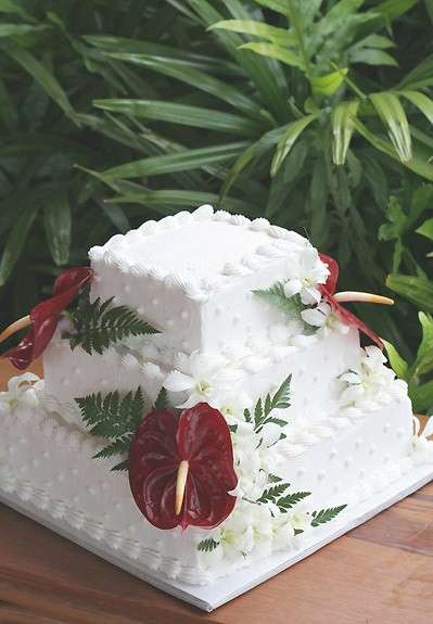 Torta con i fiori anthurium