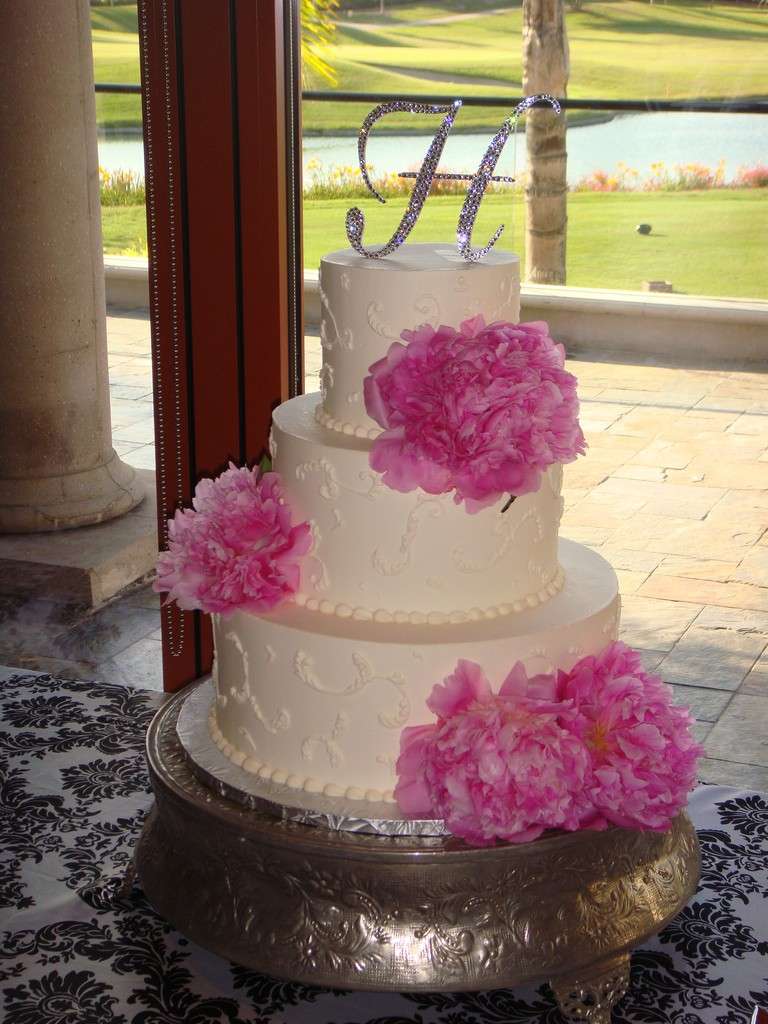 Torta con i fiori rosa