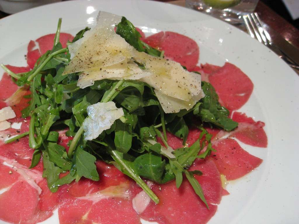 Carpaccio di carne: secondo piatto per l'estate