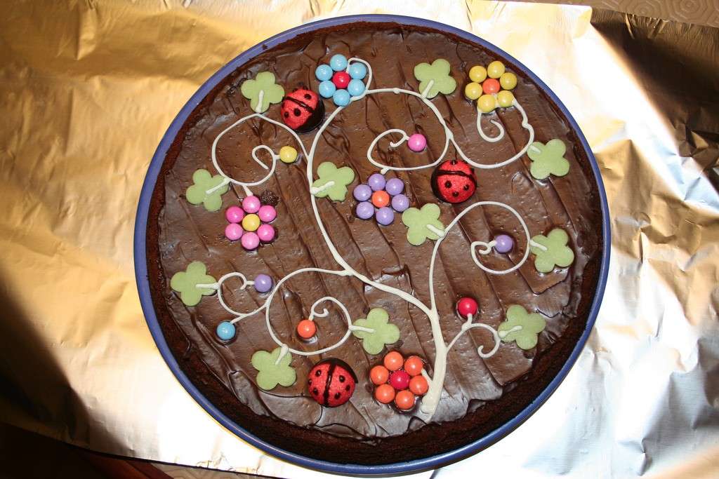 Decorazione torta al cioccolato facile