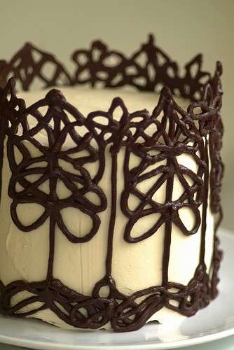 Decorazione torta con filigrana al cioccolato