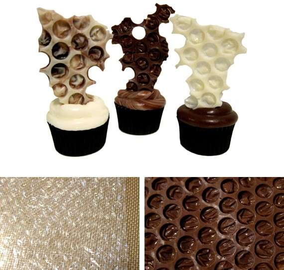 Decorazioni con cioccolato a nido d'ape