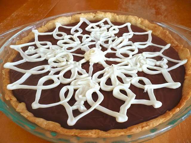 Dessert a strati al cioccolato e caramello