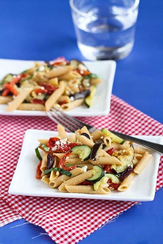 Pasta fredda con verdure grigliate