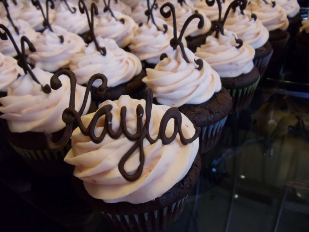 Scritte di cioccolato per decorare i dolci
