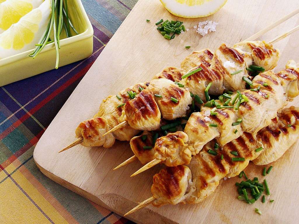 Spiedini di pollo grigliato per la dieta Dukan