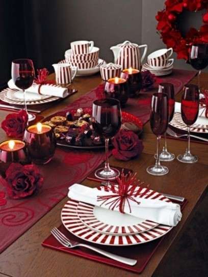 Decorazioni per la tavola di Natale, all in red