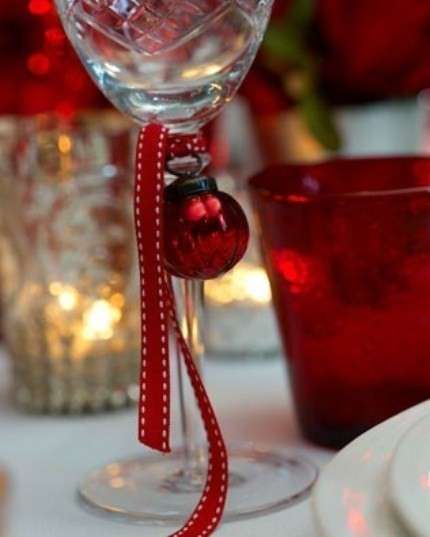 Decorazioni per la tavola di Natale, particolare bicchiere