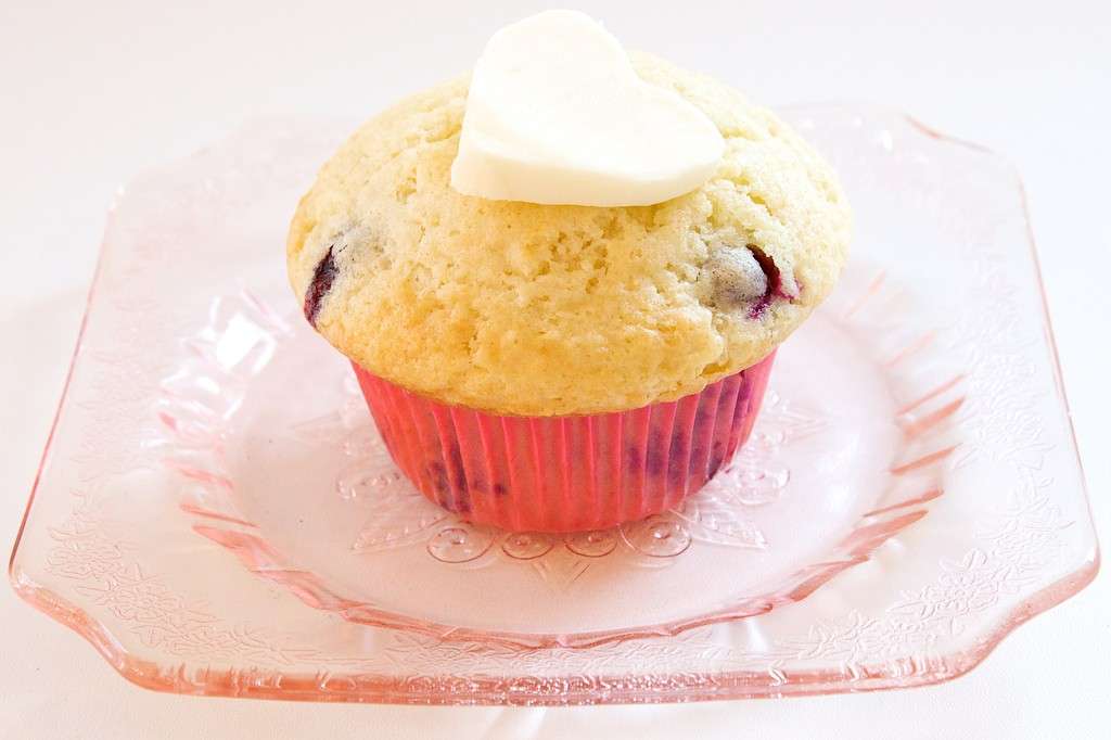 Bluberry muffin con cuore di cioccolato bianco