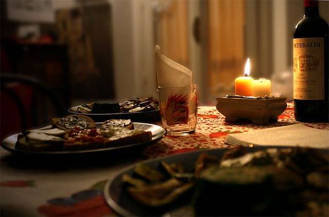 Tavola San Valentino apparecchiata