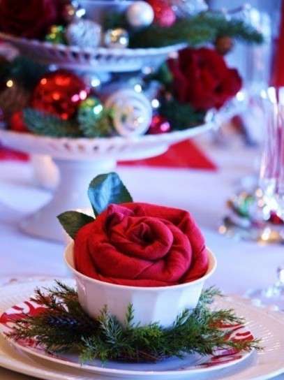 Tovagliolo a forma di rosa