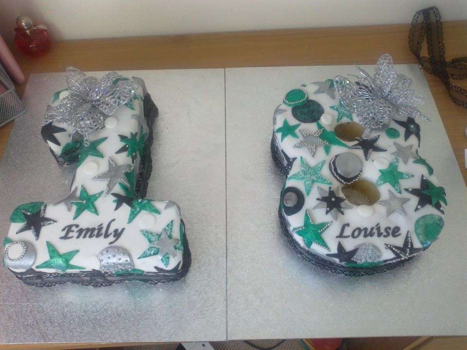 Torta 18 anni per festeggiati gemelli