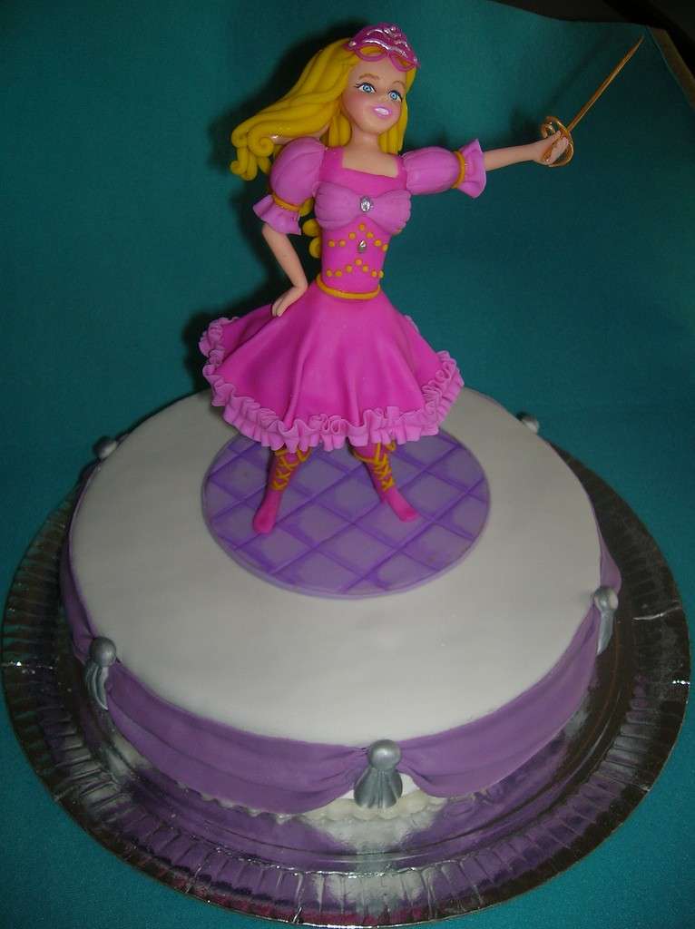 Idee per decorare la Torta di Barbie