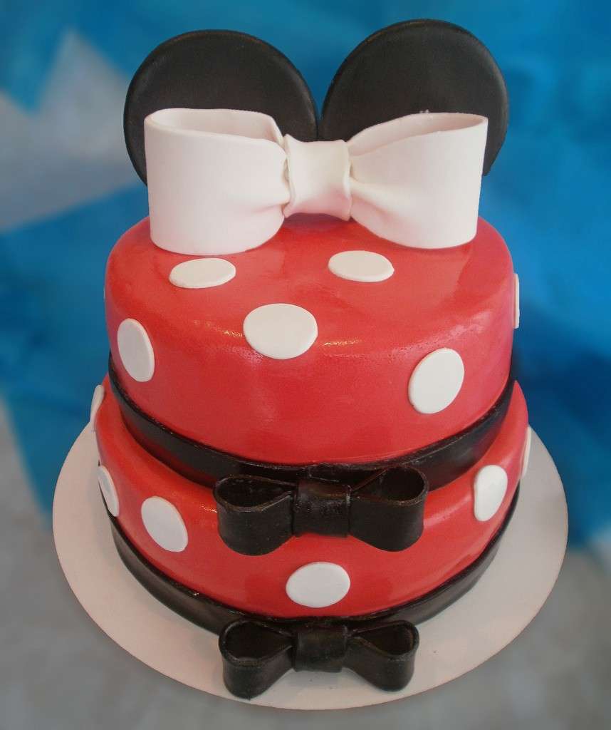 Orecchie e fiocco di Minnie come torta