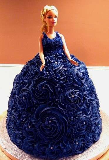 Torta Barbie con vestito blu