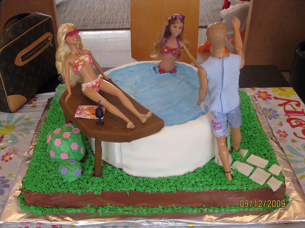 Torta Barbie in piscina