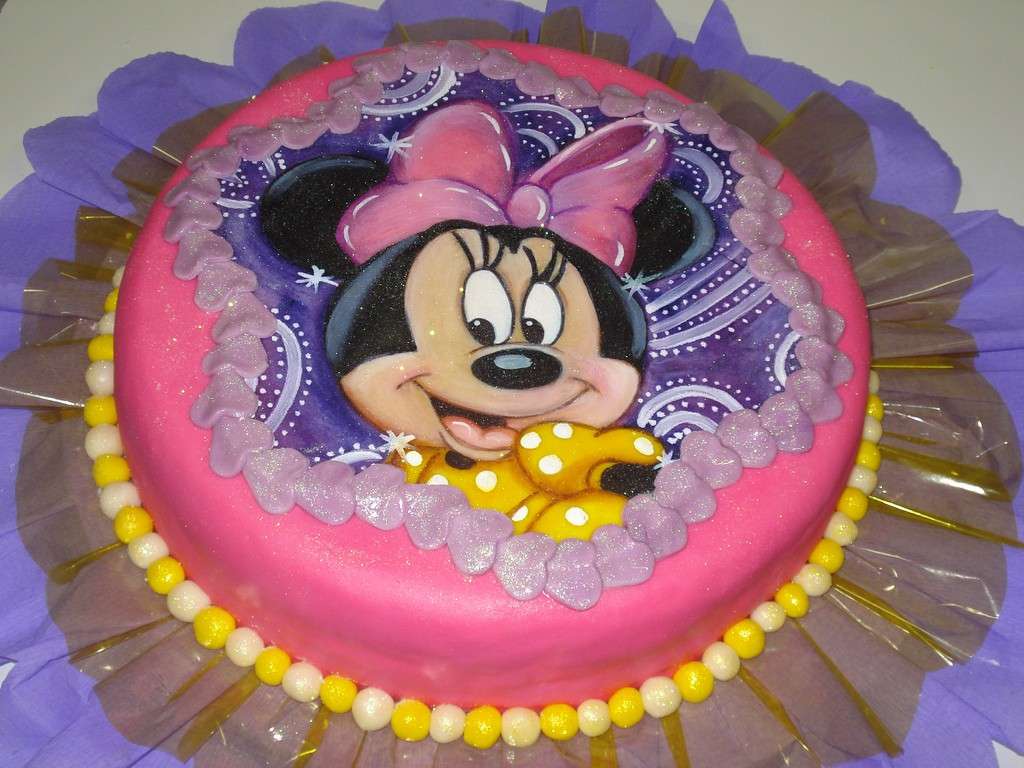 Torta Minnie con gel alimentare