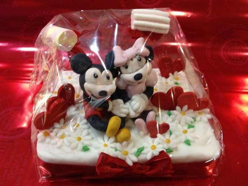 Torta Minnie e Topolino per anniversario