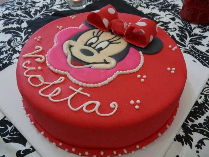 Torta Minnie in pasta di zucchero
