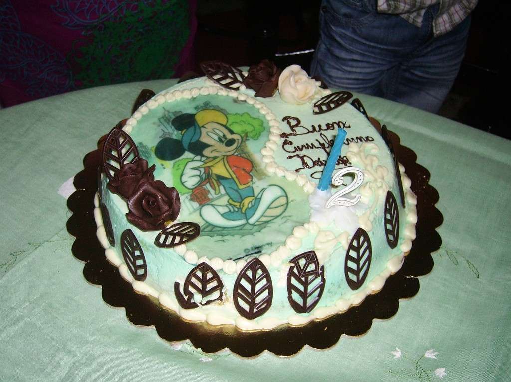 Torta Topolino con panna e cioccolato