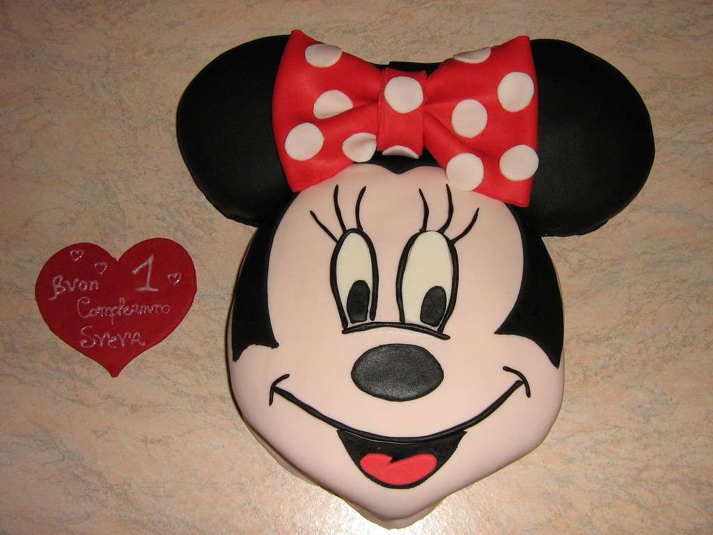 Volto di Minnie come torta