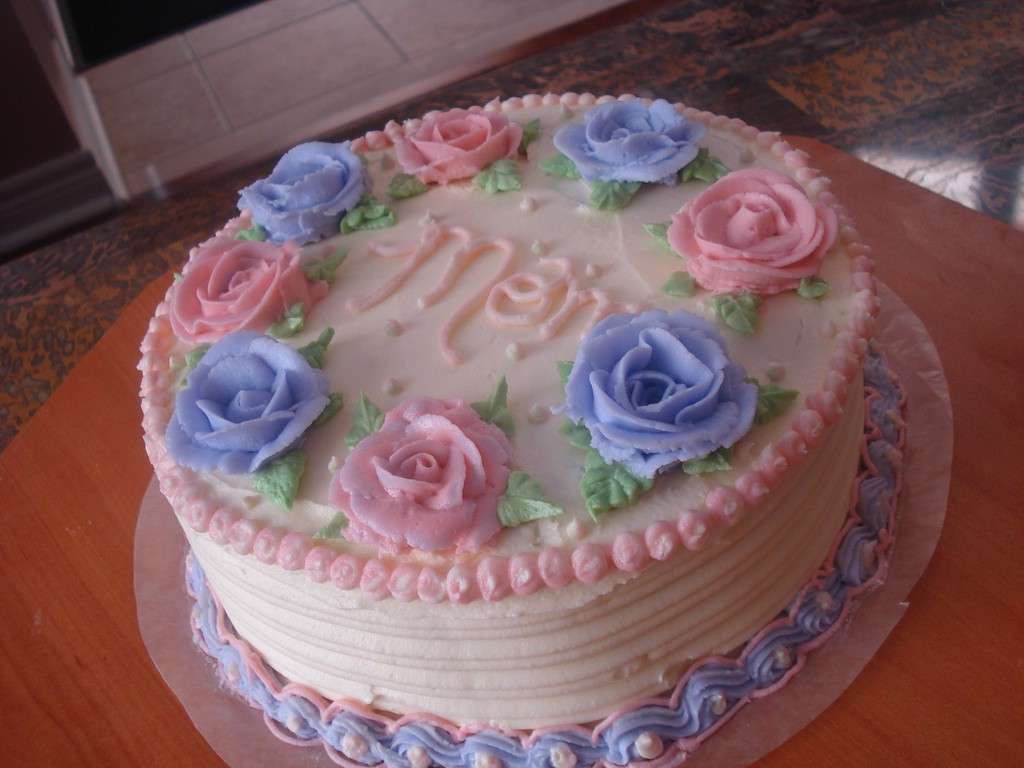 Torta per festa della mamma decorata con colori pastello
