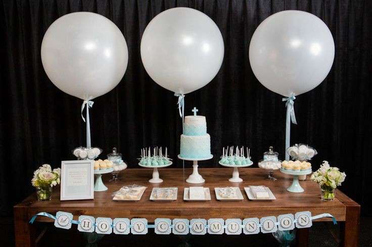 Buffet decorato con palloncini