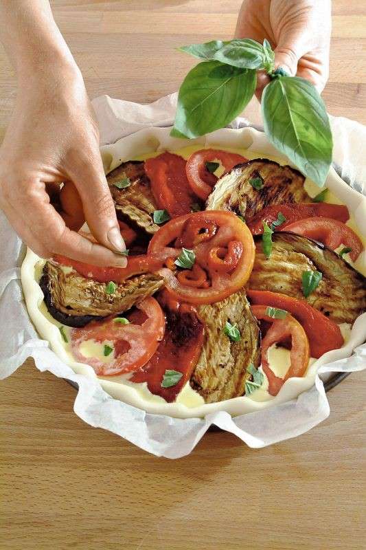 Melanzane grigliate e pomodori per torta salata